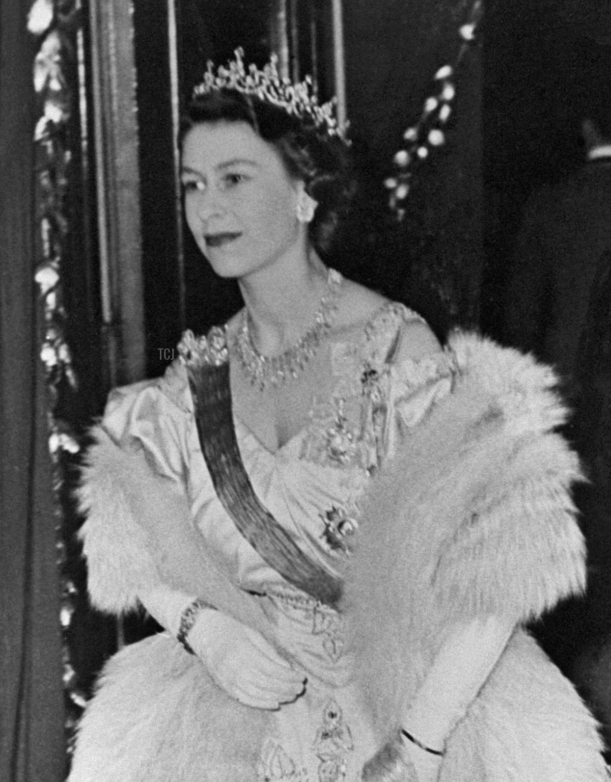 Princess Elizabeth arrives at Covent Garden for a reception in honor of President Vincent Auriol of France in London, 10 March 1950 (AFP via Getty Images)