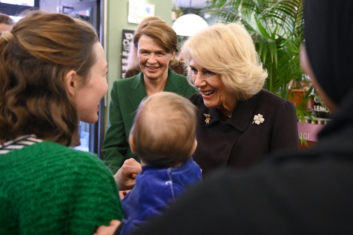 Elke Buedenbender and Queen Camilla visit the Refugio Cafe, a project of the Berlin City Mission, in Berlin, on March 30, 2023 (BRITTA PEDERSEN/POOL/AFP via Getty Images)