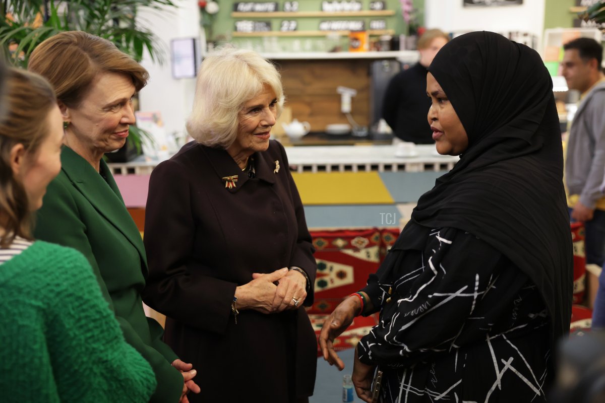 Elke Buedenbender and Queen Camilla visit the Refugio Cafe, a project of the Berlin City Mission, in Berlin, on March 30, 2023 (Chris Jackson/Getty Images)