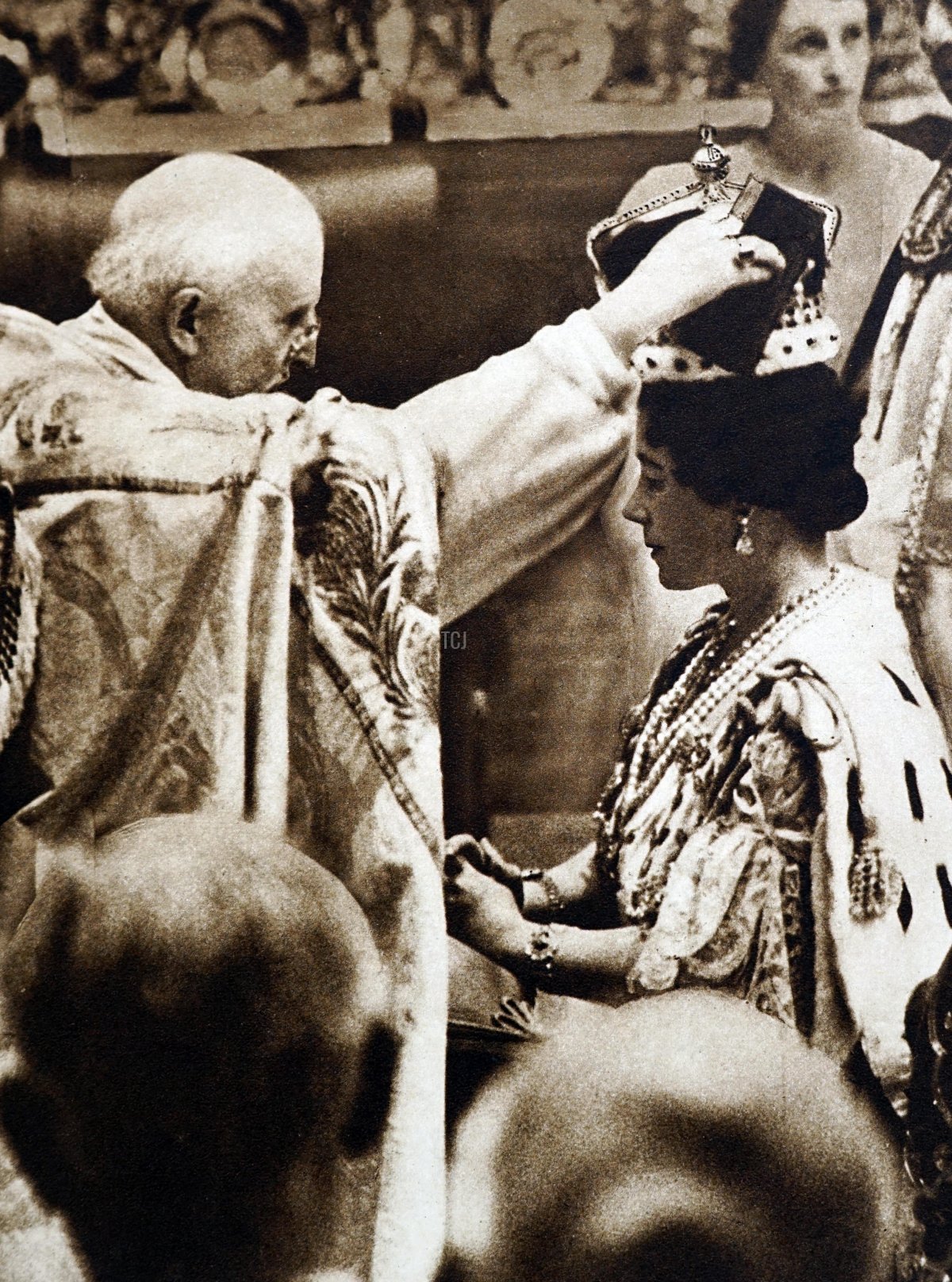 Queen Elizabeth is crowned at Westminster Abbey, 12 May 1937 (World History Archive/Alamy)