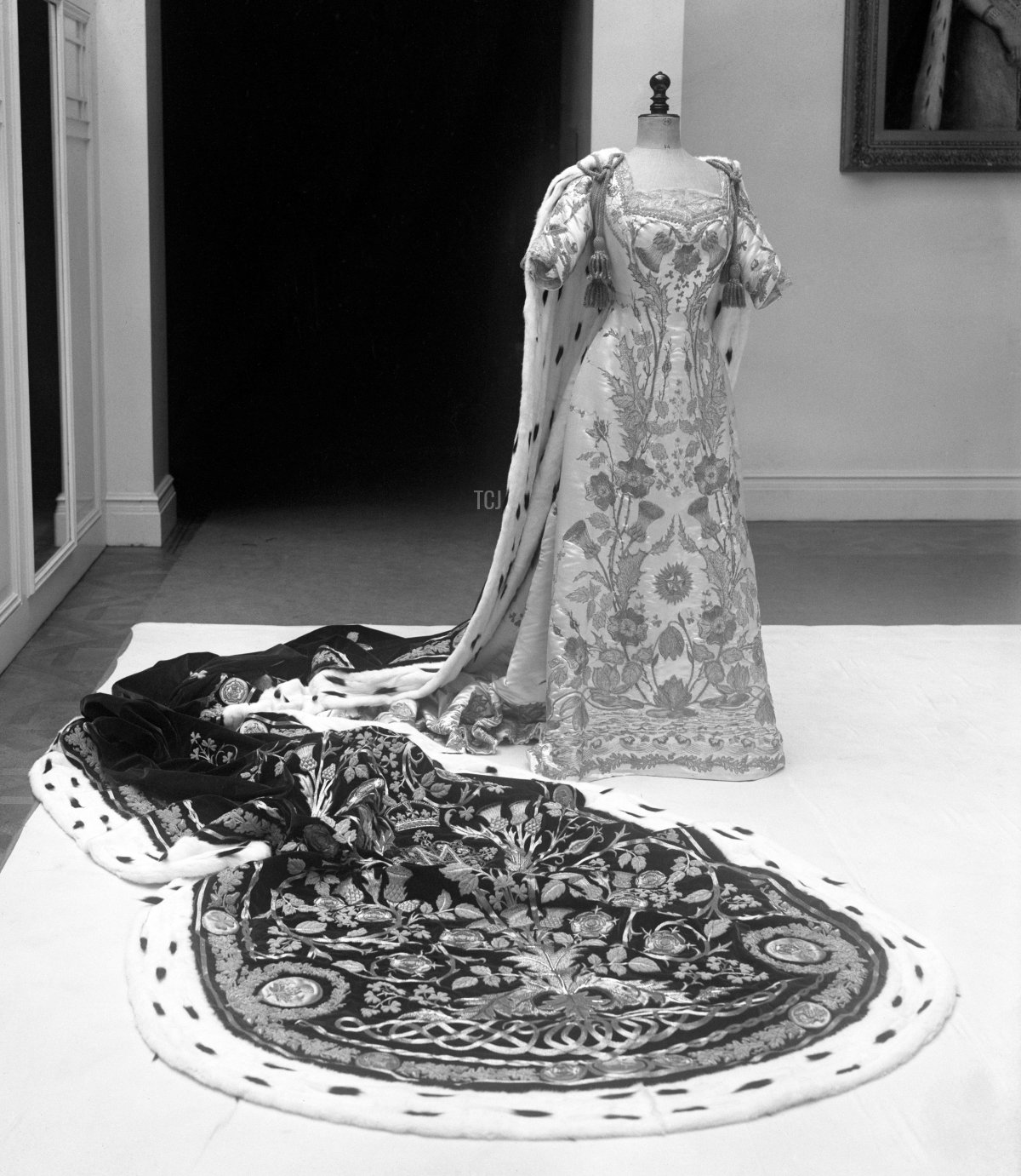 Queen Mary's Coronation Gown and Robes (PA Images/Alamy)