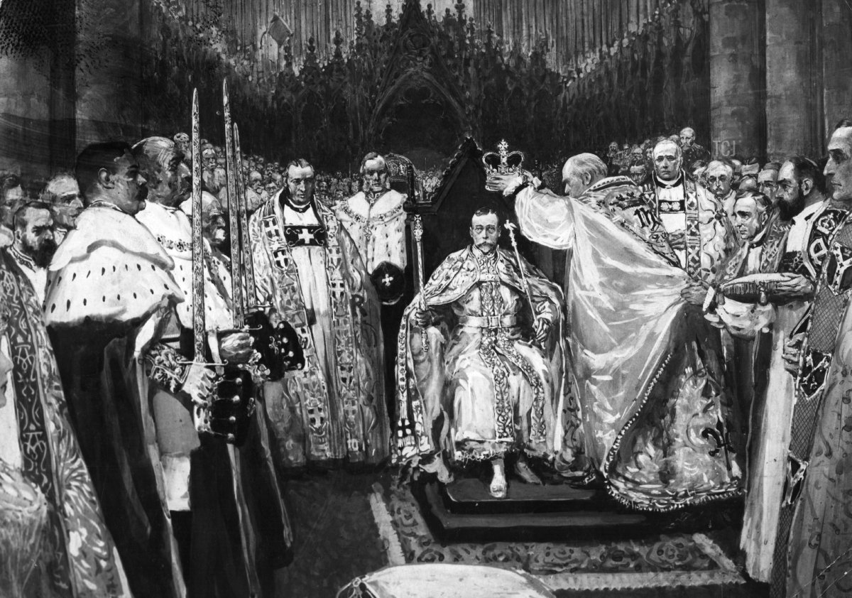 The Archbishop of Canterbury places the crown on the head of George V during his Coronation at Westminster Abbey, 22 June 1911 (Hulton Archive/Getty Images)