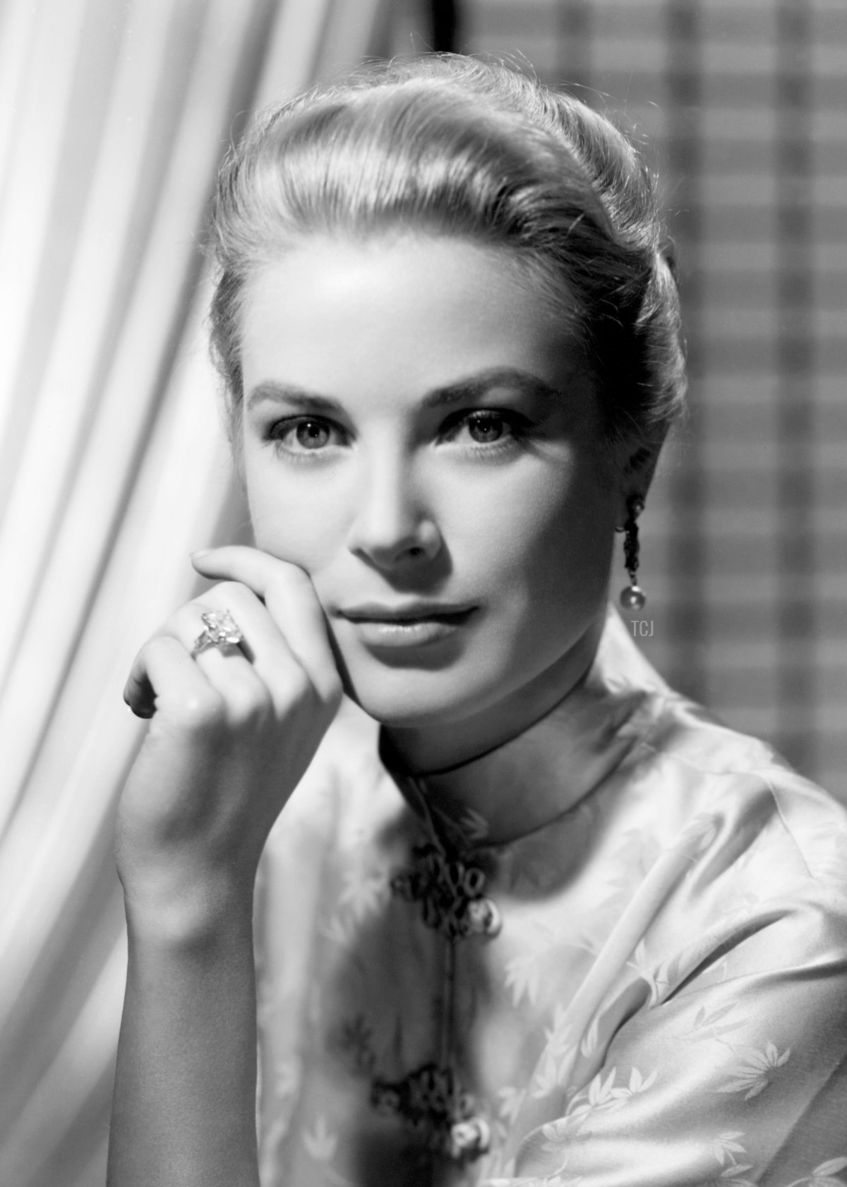 Promotional portrait of Grace Kelly from Paramount Pictures, 1956 (ScreenProd/Photononstop/Alamy)