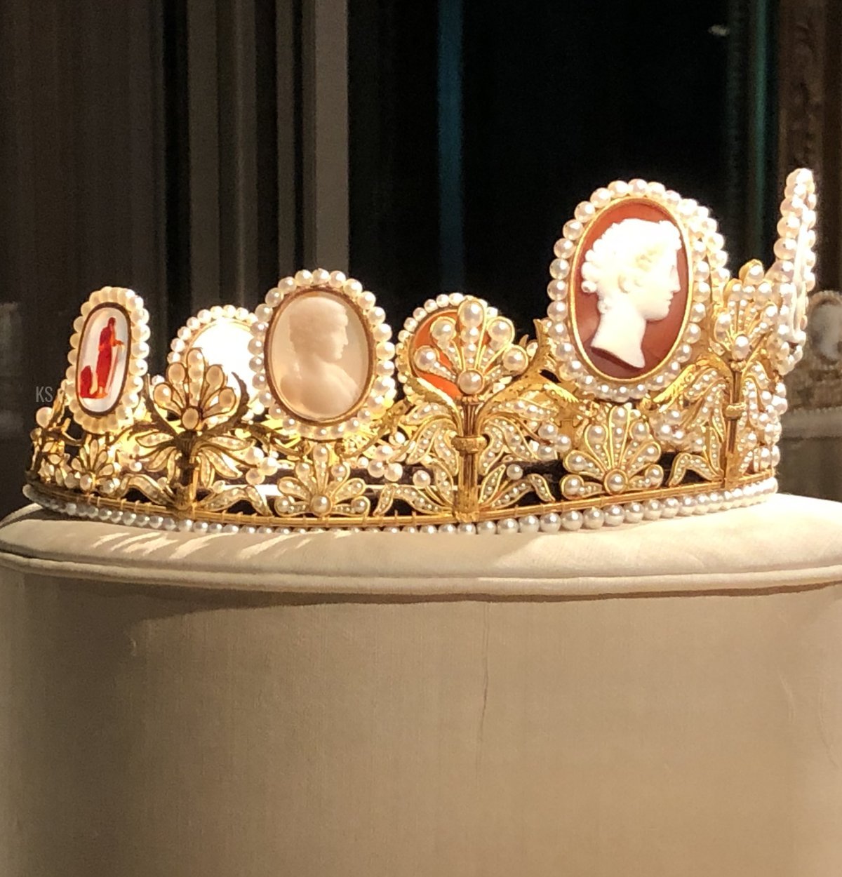 The Cameo Tiara on display at the Royal Palace in Stockholm, part of the Golden Jubilee festivities for King Carl XVI Gustaf of Sweden, 2023 (Photo generously shared with us by Kristina; do not reproduce)