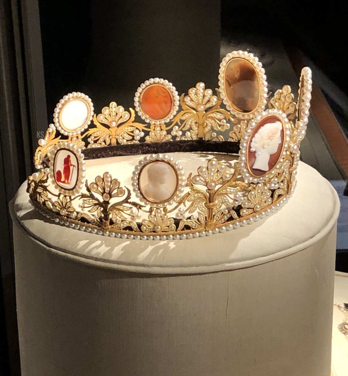 The Cameo Tiara on display at the Royal Palace in Stockholm, part of the Golden Jubilee festivities for King Carl XVI Gustaf of Sweden, 2023 (Photo generously shared with us by Kristina; do not reproduce)