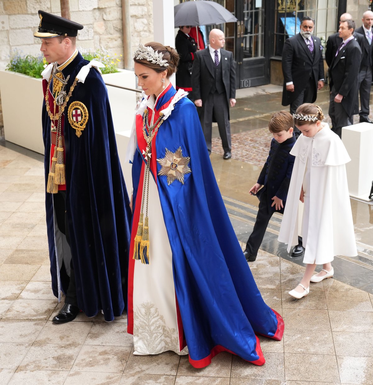 The Prince and Princess of Wales, with Princess Charlotte and Prince Louis, arrive at Westminster Abbey for the coronation ceremony, May 6, 2023 (Dan Charity - WPA Pool/Getty Images)