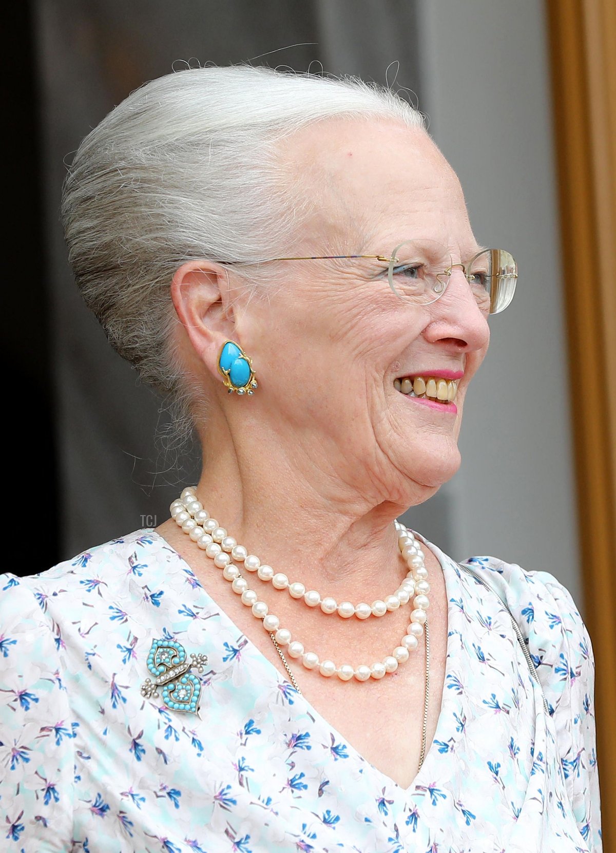 Queen Margrethe II of Denmark waits before welcoming the President of France to the Amalienborg Palace complex in central Copenhagen on August 28, 2018 (DOMINIQUE JACOVIDES/POOL/AFP via Getty Images)