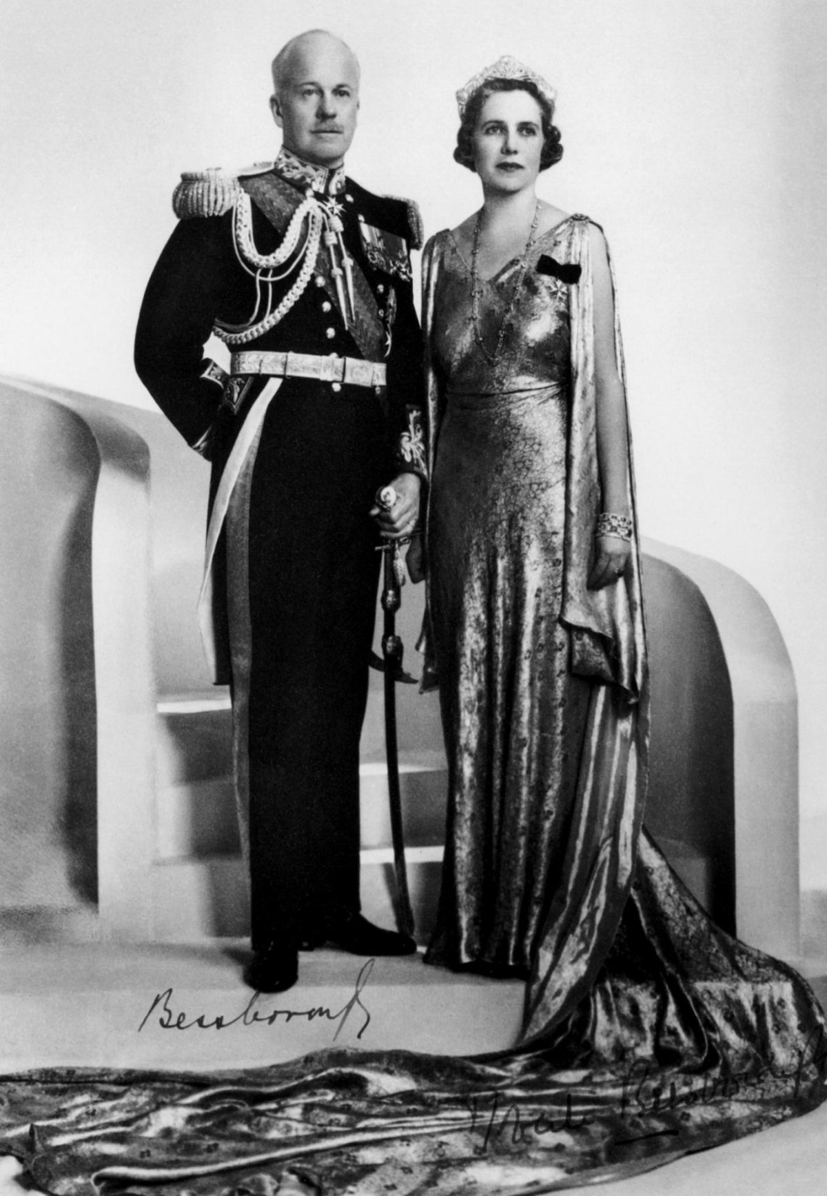 Official photo of Governor General and Lady Bessborough, 1933 (Library and Archives Canada/Wikimedia Commons)