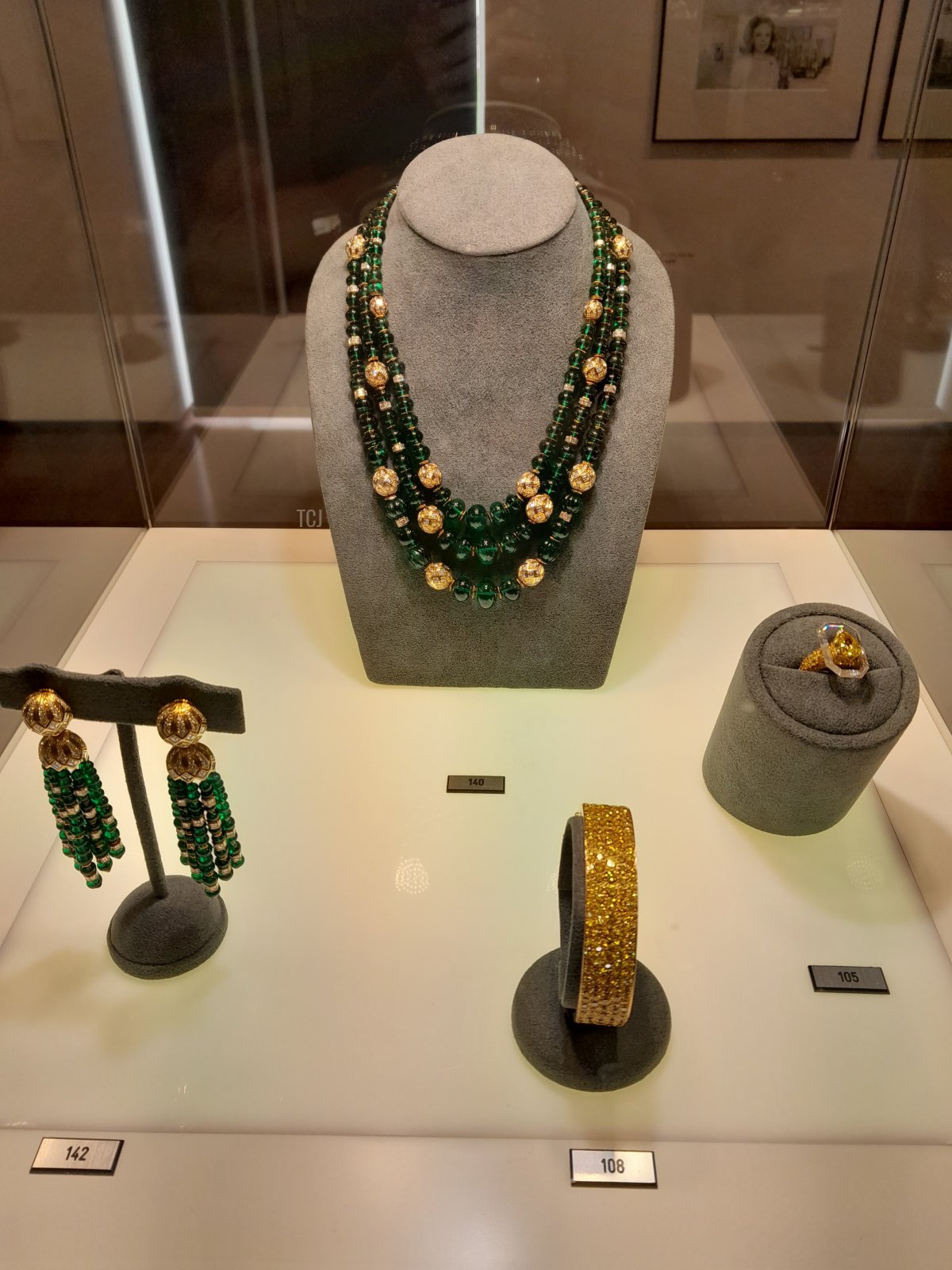 Emerald, gold, and yellow diamond jewels from the Heidi Horten collection sold at Christie's (Photo © Thomas. Do not reproduce.)