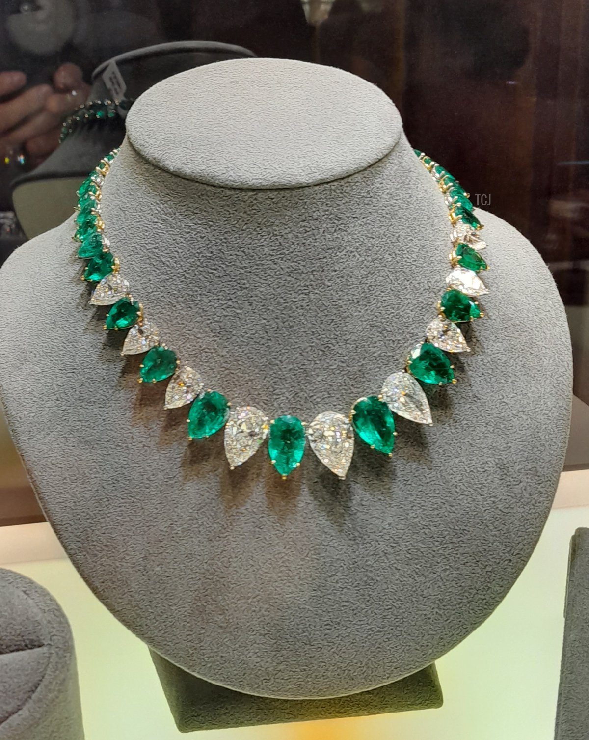 A Bulgari diamond and emerald necklace, from the Heidi Horten collection sold at Christie's (Photo © Thomas. Do not reproduce.)