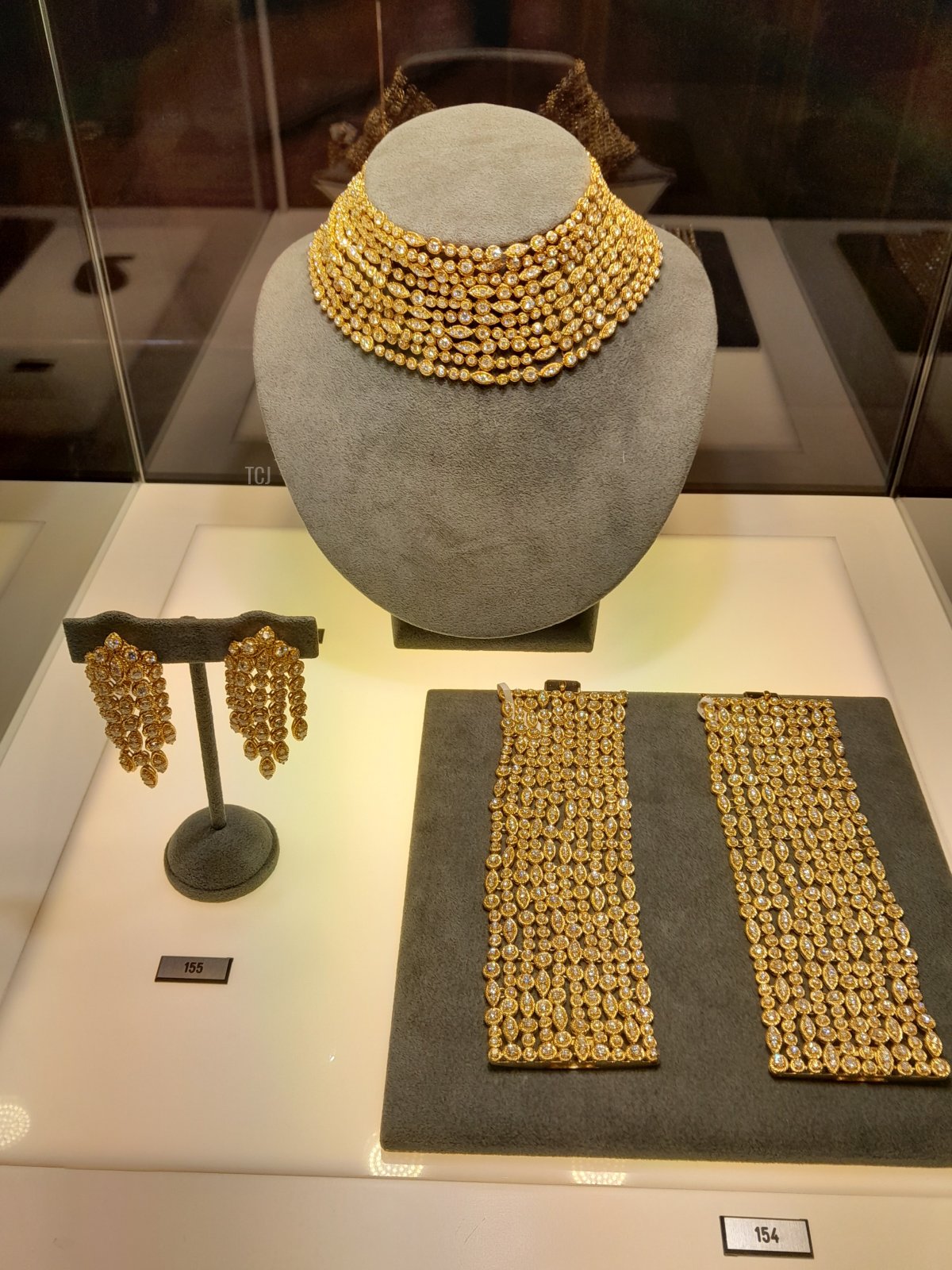 Pieces of jewelry by Van Cleef & Arpels from the collection of Heidi Horten, recently sold by Christie's in Geneva (Photo © Thomas. Do not reproduce.)