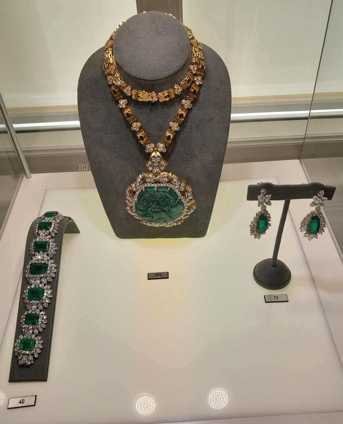 Pieces of diamond and emerald jewelry from the collection of Heidi Horten, recently sold by Christie's in Geneva (Photo © Thomas. Do not reproduce.)