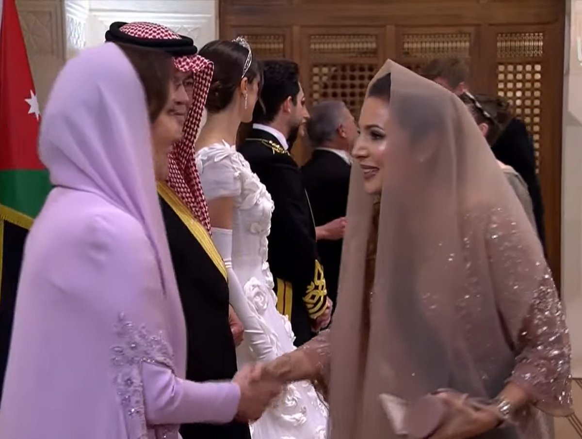 Princess Fahdah attends a banquet celebrating the wedding of Crown Prince Hussein and Princess Rajwa in Amman, June 1, 2023 (Screencapture/Roya News English)