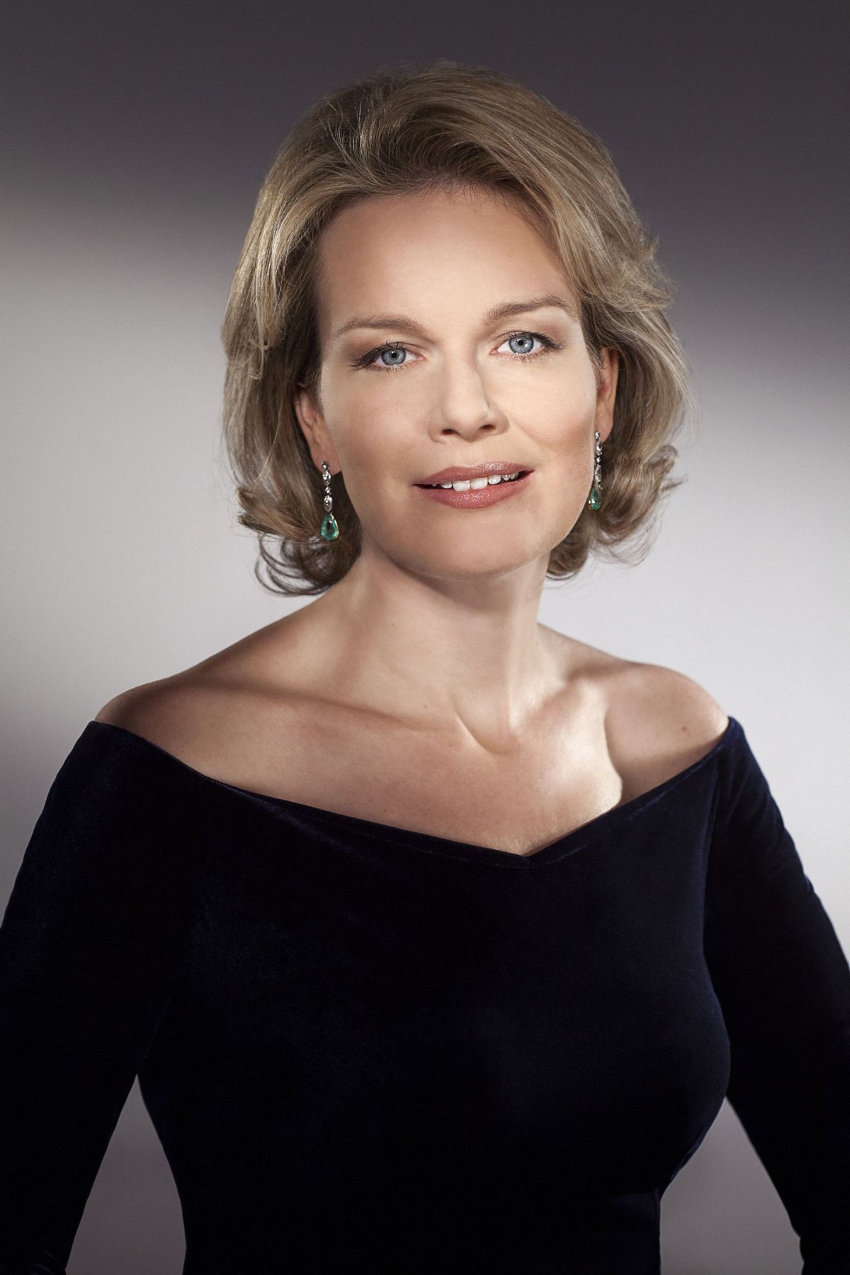 An official portrait of the Duchess of Brabant, taken to commemorate her 40th birthday, January 2013 (Belgian Royal Palace)