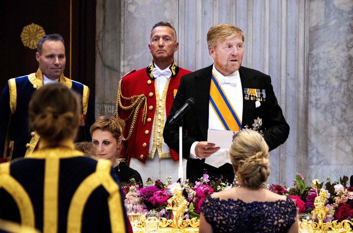 King Willem-Alexander and Queen Máxima of the Netherlands attend a gala dinner for the Diplomatic Corps at the Royal Palace on June 14, 2023 in Amsterdam (RAMON VAN FLYMEN/POOL/AFP via Getty Images)