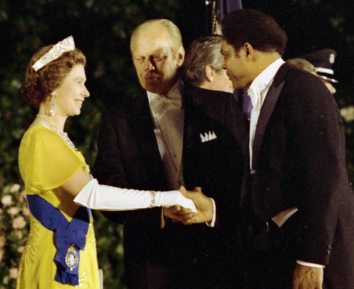 Queen Elizabeth II meets Willie Mays before a state dinner at the White House in Washington, D.C., July 7, 1976 (National Archives and Records Administration/Wikimedia Commons)