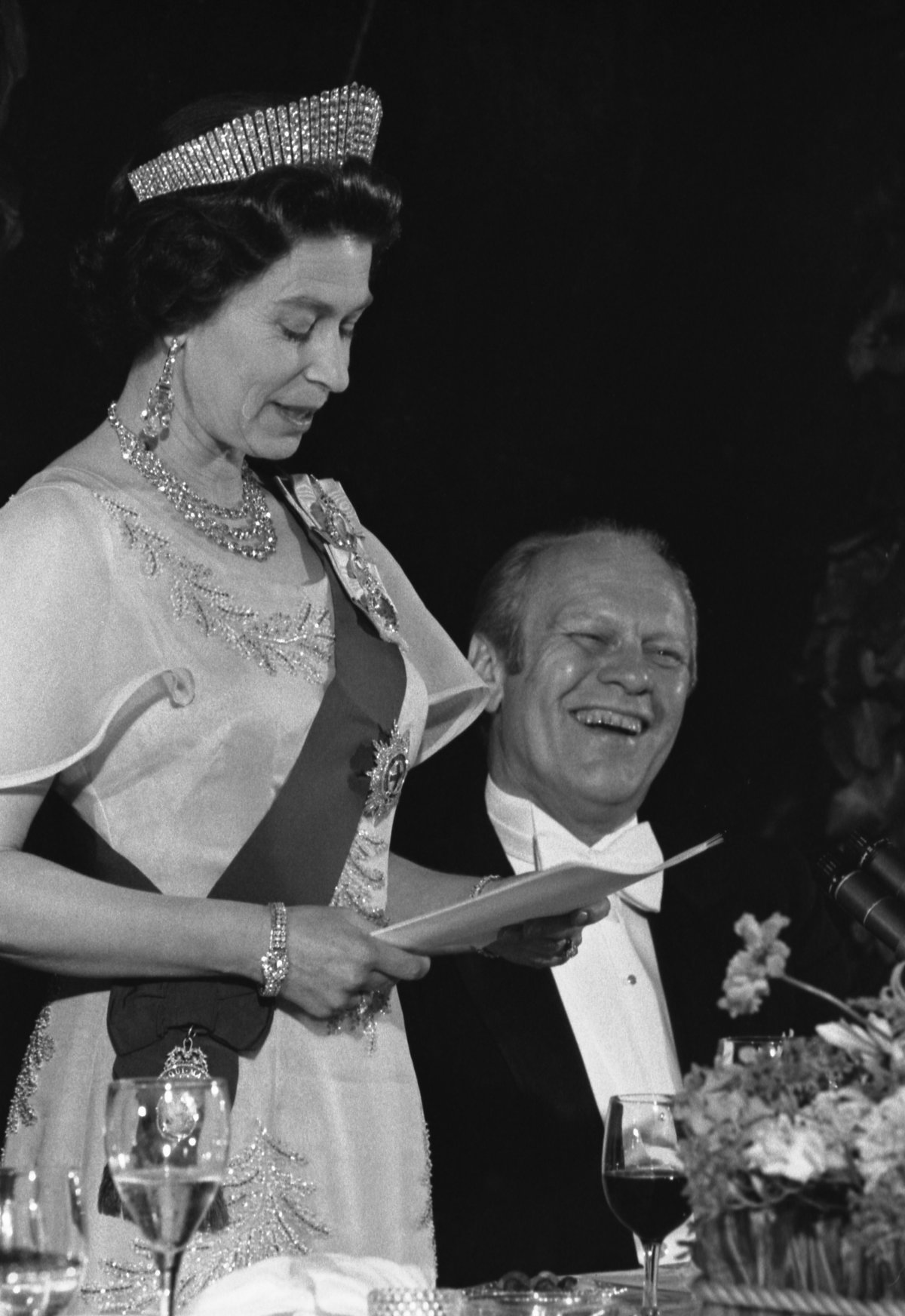 President Ford laughs at Queen Elizabeth II's remarks during a state dinner at the White House in Washington, D.C., July 7, 1976 (National Archives and Records Administration/Wikimedia Commons)