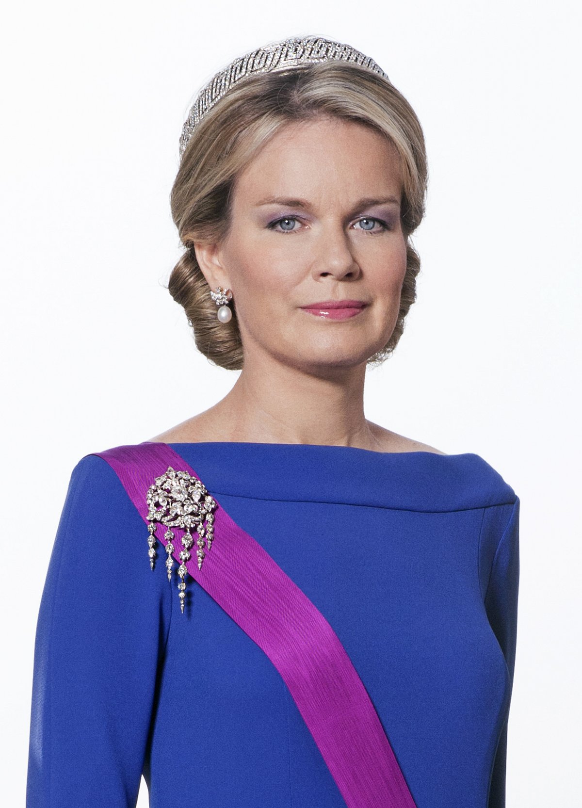 Queen Mathilde of the Belgians poses for a new official portrait, July 2013 (CHANCELLERIE DU PREMIER MINISTRE/AFP via Getty Images)