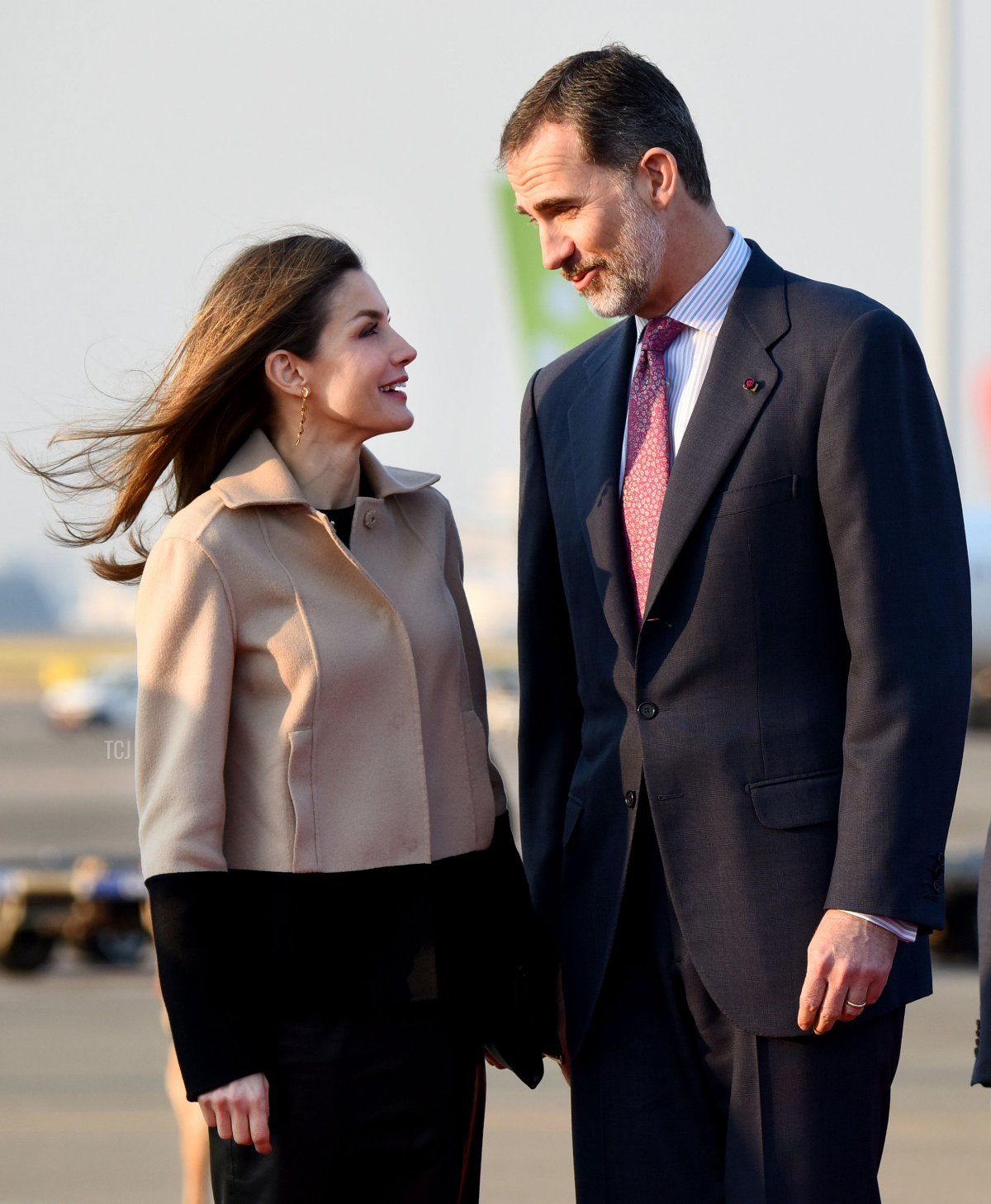 King Felipe VI and Queen Letizia of Spain arrive at Haneda Airport in Tokyo on April 4, 2017 (TORU YAMANAKA/AFP via Getty Images)