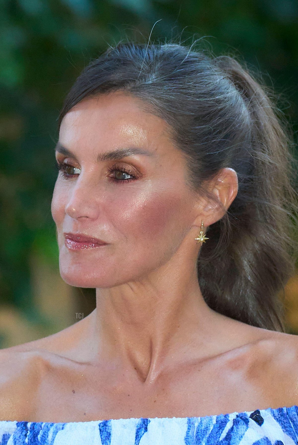 Queen Letizia of Spain attends a dinner for local authorities at Marivent Palace in Palma de Mallorca on August 3, 2023 (agefotostock/Alamy)