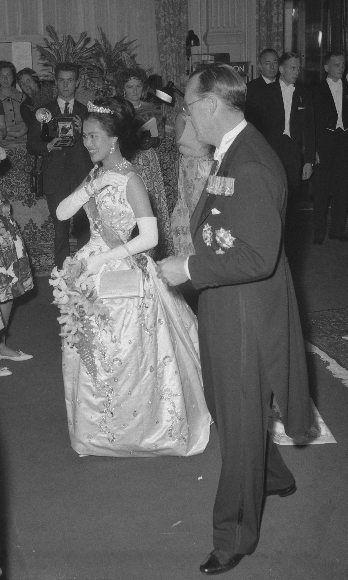 Prince Bernhard of the Netherlands and Queen Sirikit of Thailand attend a gala concert in The Hague on October 25, 1960 (Harry Pot/Anefo/Nationaal Archief/Wikimedia Commons)