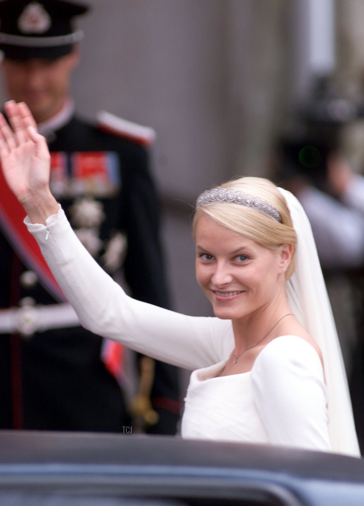 The Crown Princess of Norway is pictured on her wedding day in Oslo, August 25, 2001 (All Over Press Norway/Getty Images)