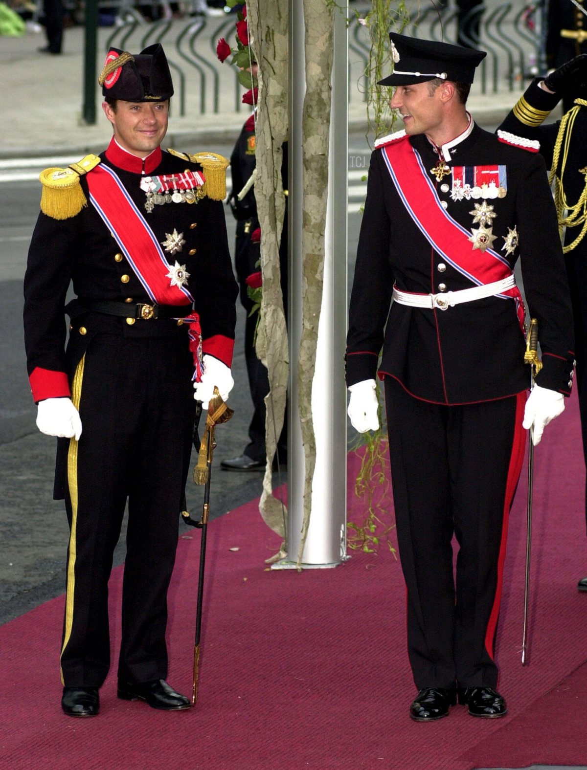 The Crown Prince of Denmark arrives to serve as best man to the Crown Prince of Norway on his wedding day in Oslo, August 25, 2001 (Anthony Harvey/Getty Images)