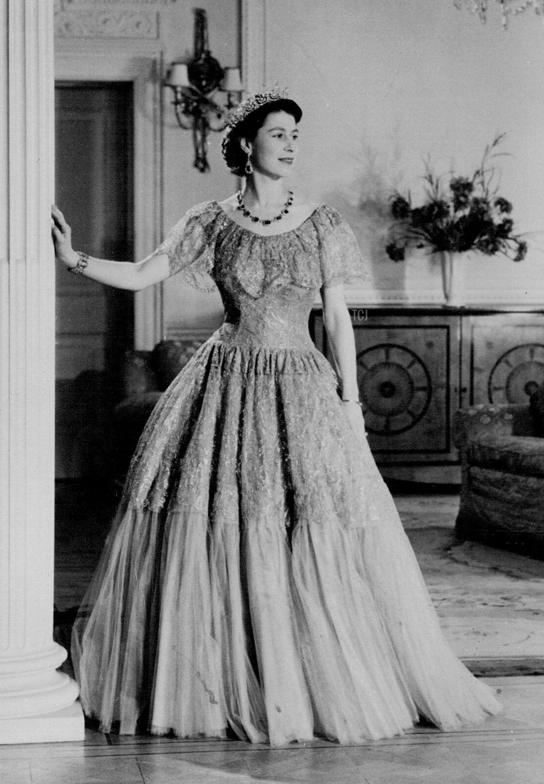Queen Elizabeth II poses for a portrait taken by Baron at Clarence House in London, June 1952 (Associated Press Photo/SuperStock/Alamy)