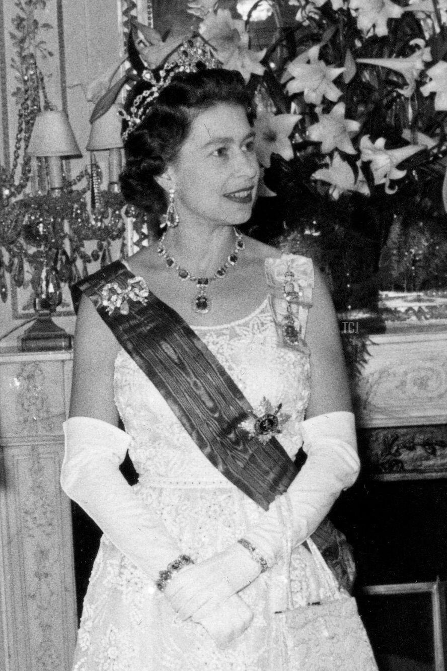 Queen Elizabeth II attends a dinner at the British Embassy in Brussels, May 1966 (Belga News Agency/Alamy)