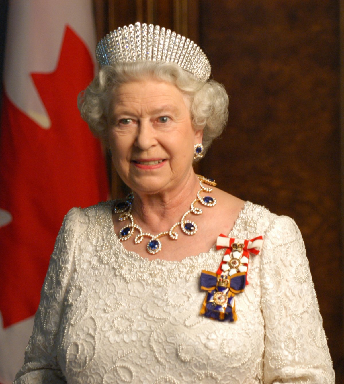 Official Canadian portrait of Queen Elizabeth II, May 2005 (Government of Alberta)