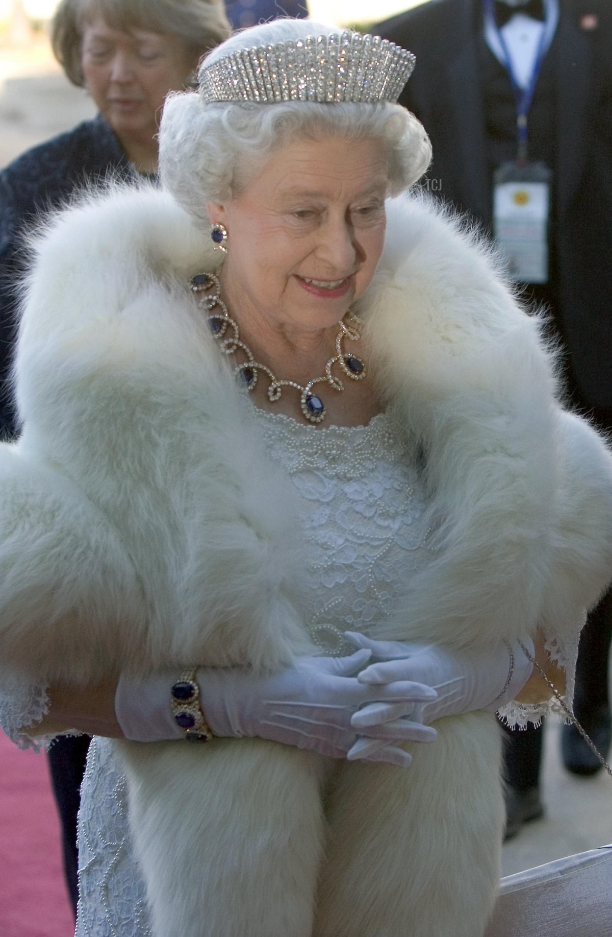Queen Elizabeth II attends a government dinner in Edmonton, Alberta on May 24, 2005 (Heinz Ruckemann/UPI/Alamy)