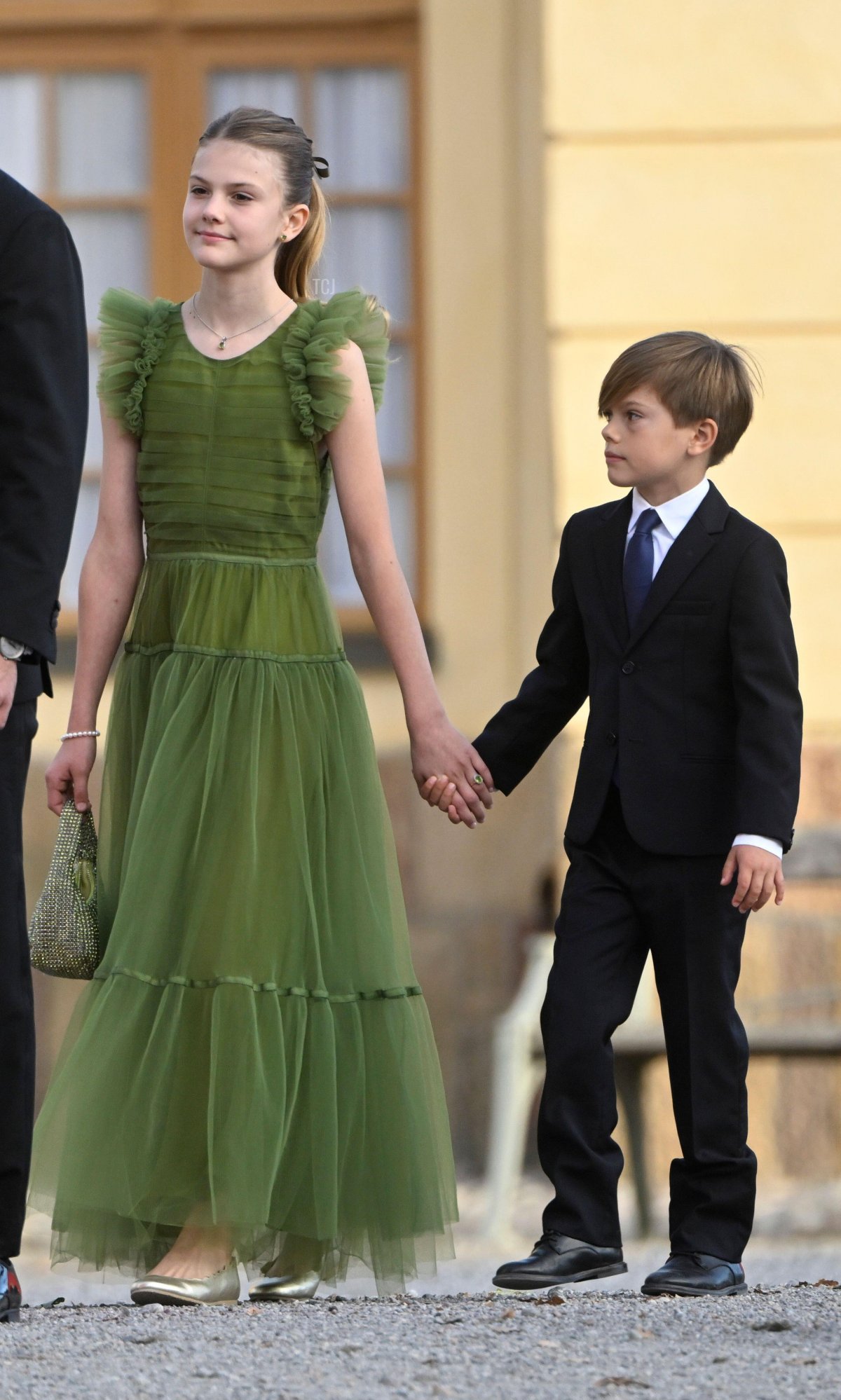 Princess Estelle and Prince Oscar of Sweden arrive at the Drottningholm Palace Theatre for a Golden Jubilee opera performance on September 14, 2023 (Fredrik Sandberg/TT News Agency/Alamy)