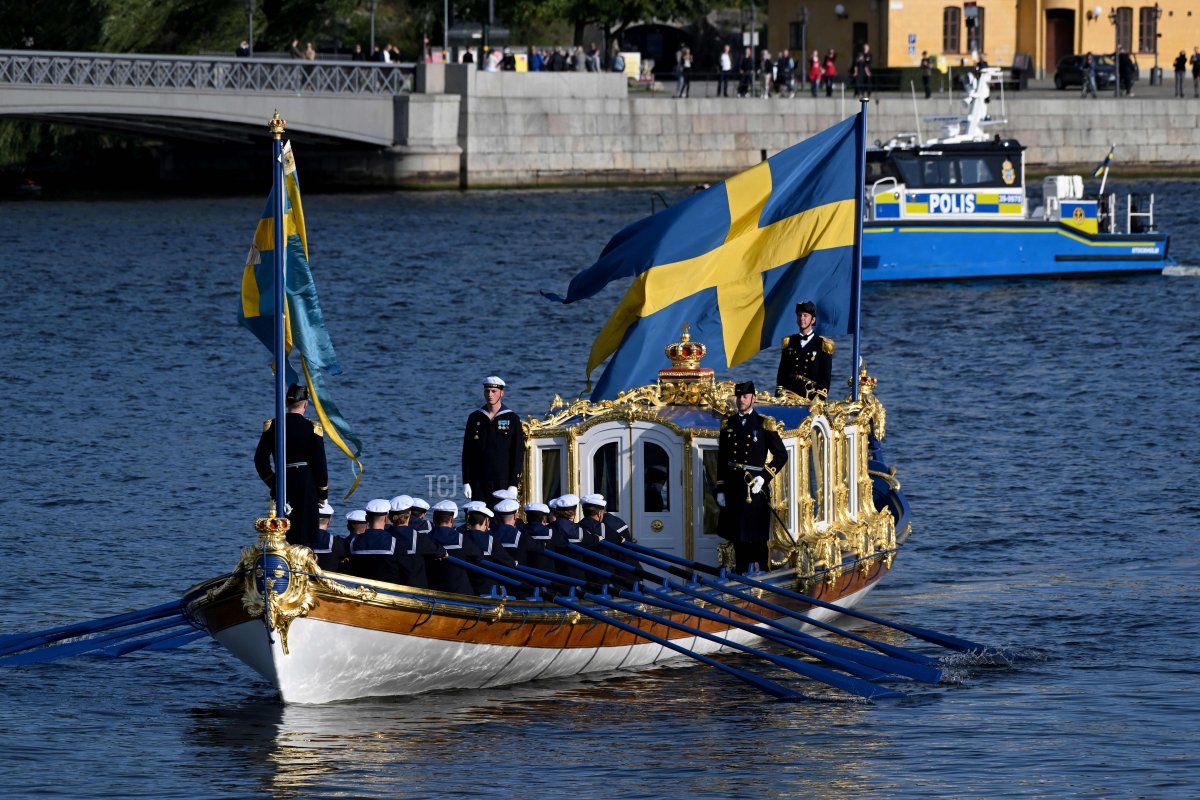 Sailors row the Vasaorden, Sweden's royal barge, during the Golden Jubilee celebrations for King Carl XVI Gustaf of Sweden in Stockholm on September 16, 2023 (JONATHAN NACKSTRAND/AFP via Getty Images)