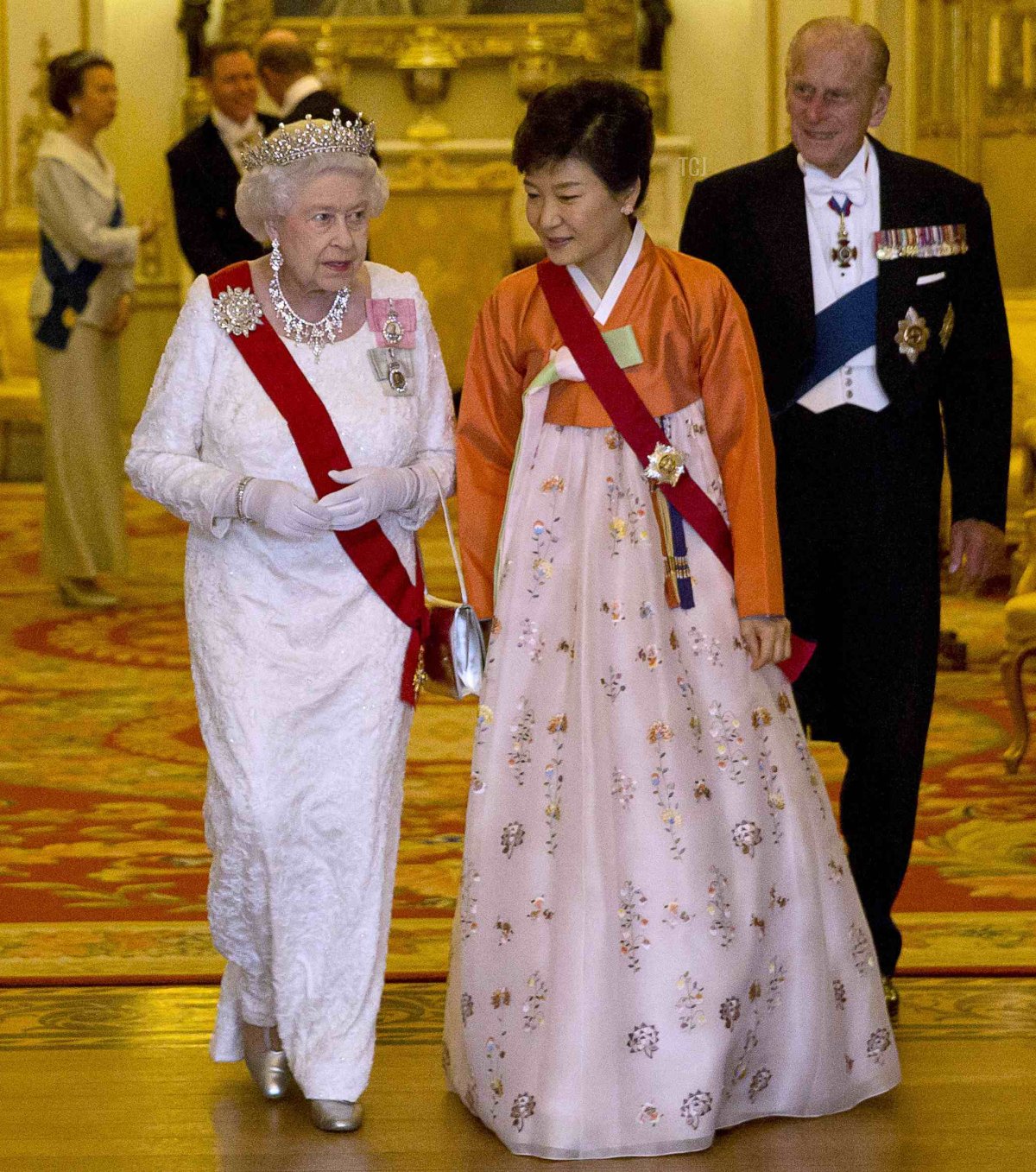 Queen Elizabeth II and the Duke of Edinburgh arrive with South Korean President Park Geun-Hye for a state banquet at Buckingham Palace in London on November 5, 2013 (Neil Hall-WPA Pool/Getty Images)