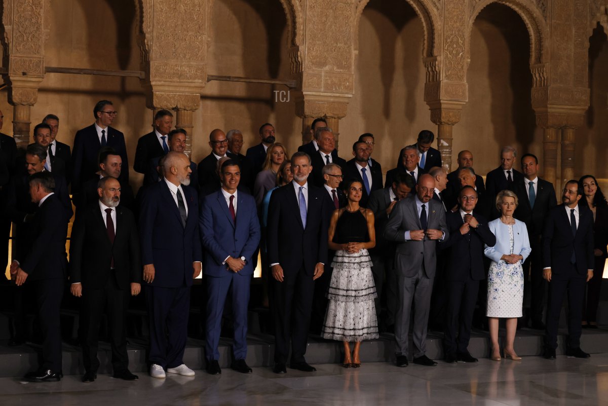 King Felipe VI and Queen Letizia of Spain pose with European heads of state and government at the Alhambra during the European Political Community summit in Granada on October 5, 2023 (Marcelo del Pozo/Getty Images)