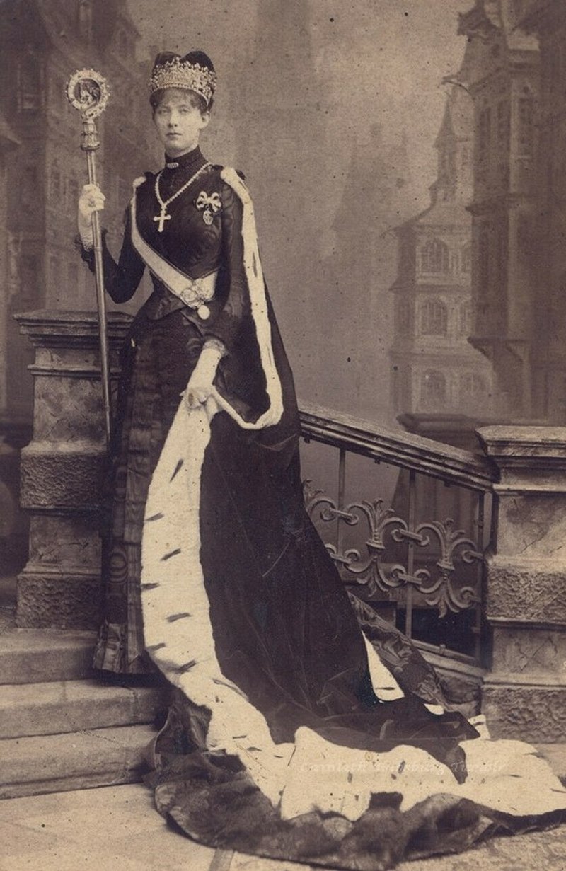 Archduchess Margarete Sophie of Austria as princess-abbess of the Theresian Institution of Noble Ladies, ca. 1890s (Wikimedia Commons)