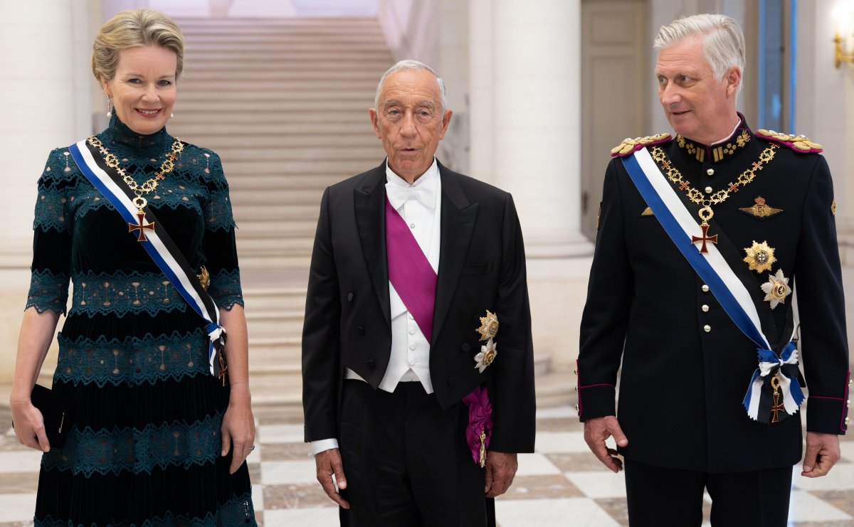 The King and Queen of the Belgians host a state dinner at Laeken Castle in honor of the visiting President of Portugal, October 17, 2023 (Benoit Doppagne/Belga News Agency/Alamy)