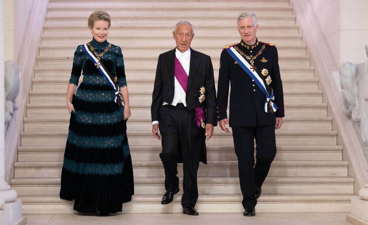 The King and Queen of the Belgians host a state dinner at Laeken Castle in honor of the visiting President of Portugal, October 17, 2023 (Benoit Doppagne/Belga News Agency/Alamy)