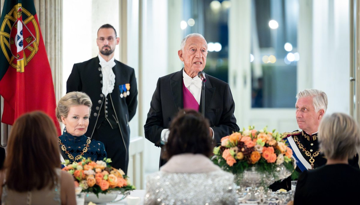 The King and Queen of the Belgians host a state dinner at Laeken Castle in honor of the visiting President of Portugal, October 17, 2023 (Benoit Doppagne/Belga News Agency/Alamy)