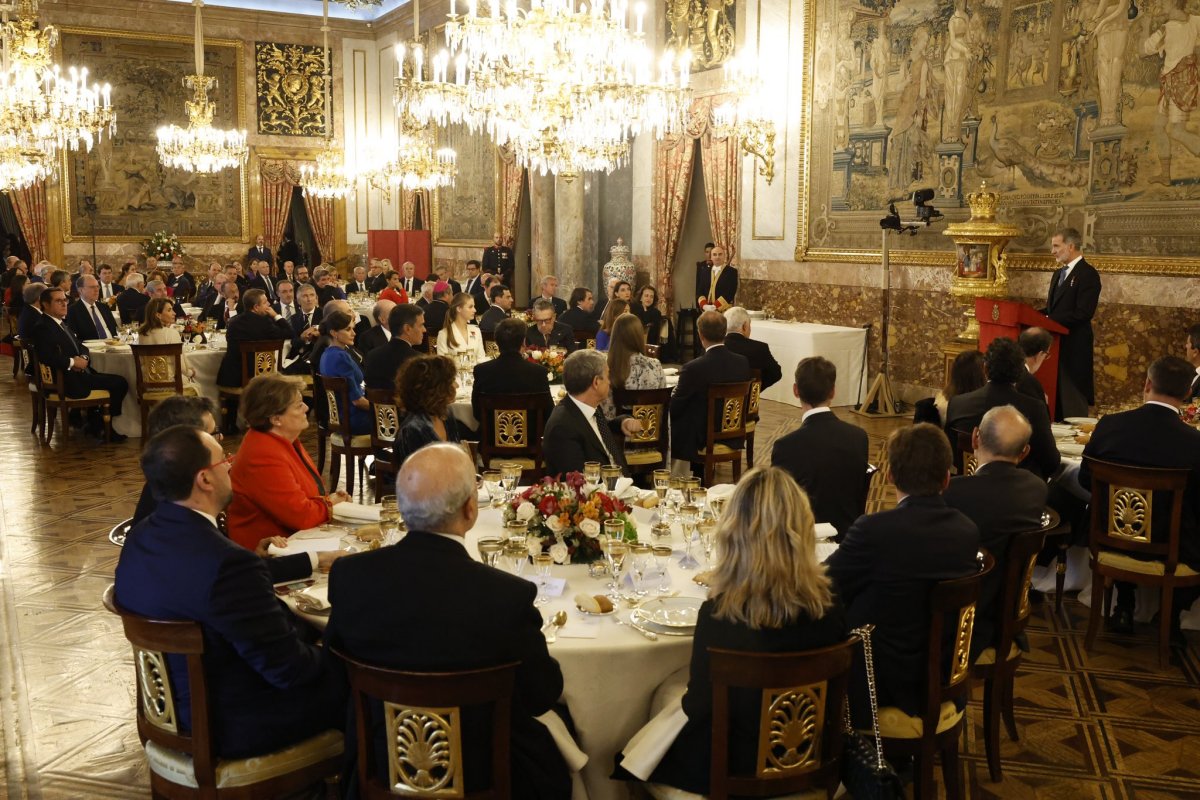 The King of Spain speaks during a luncheon at the Royal Palace in Madrid after the Princess of Asturias pledged an oath of allegiance to the Spanish constitution on her 18th birthday, October 31, 2023 (Casa de S.M. el Rey)