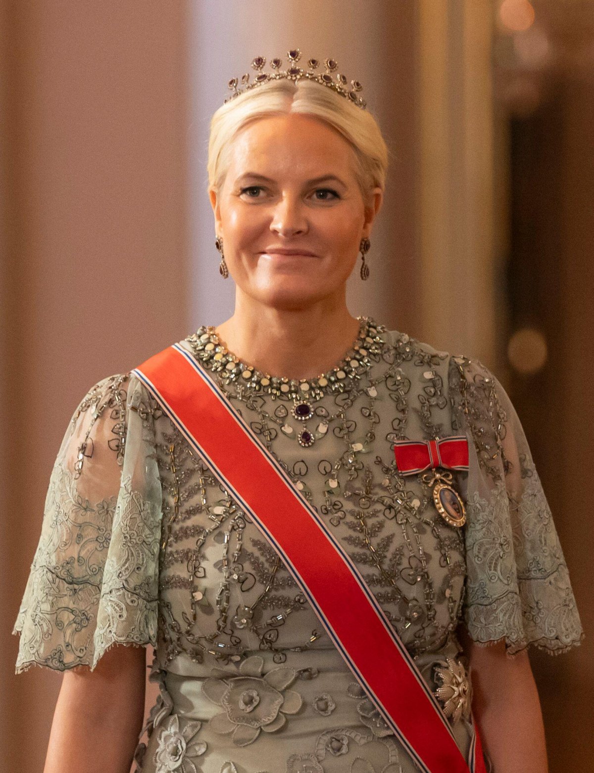 The Crown Princess of Norway attends a gala dinner for representatives of the Storting at the Royal Palace in Oslo on October 26, 2023 (Frederik Ringnes/NTB/Alamy)