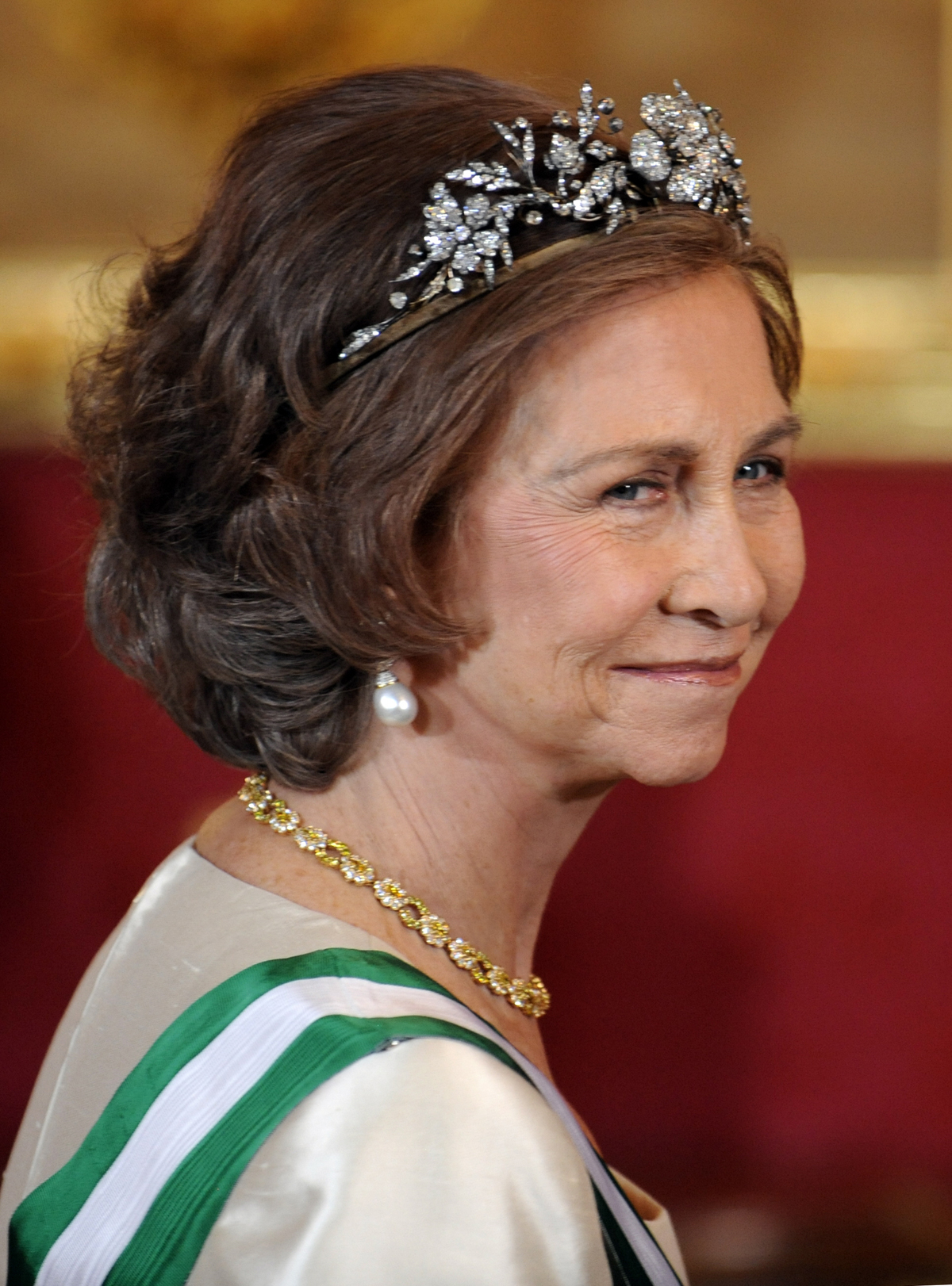 Queen Sofia of Spain attends a gala dinner in honor of the President of Lebanon at the Royal Palace in Madrid on October 19, 2009 (DOMINIQUE FAGET/AFP/Getty Images)