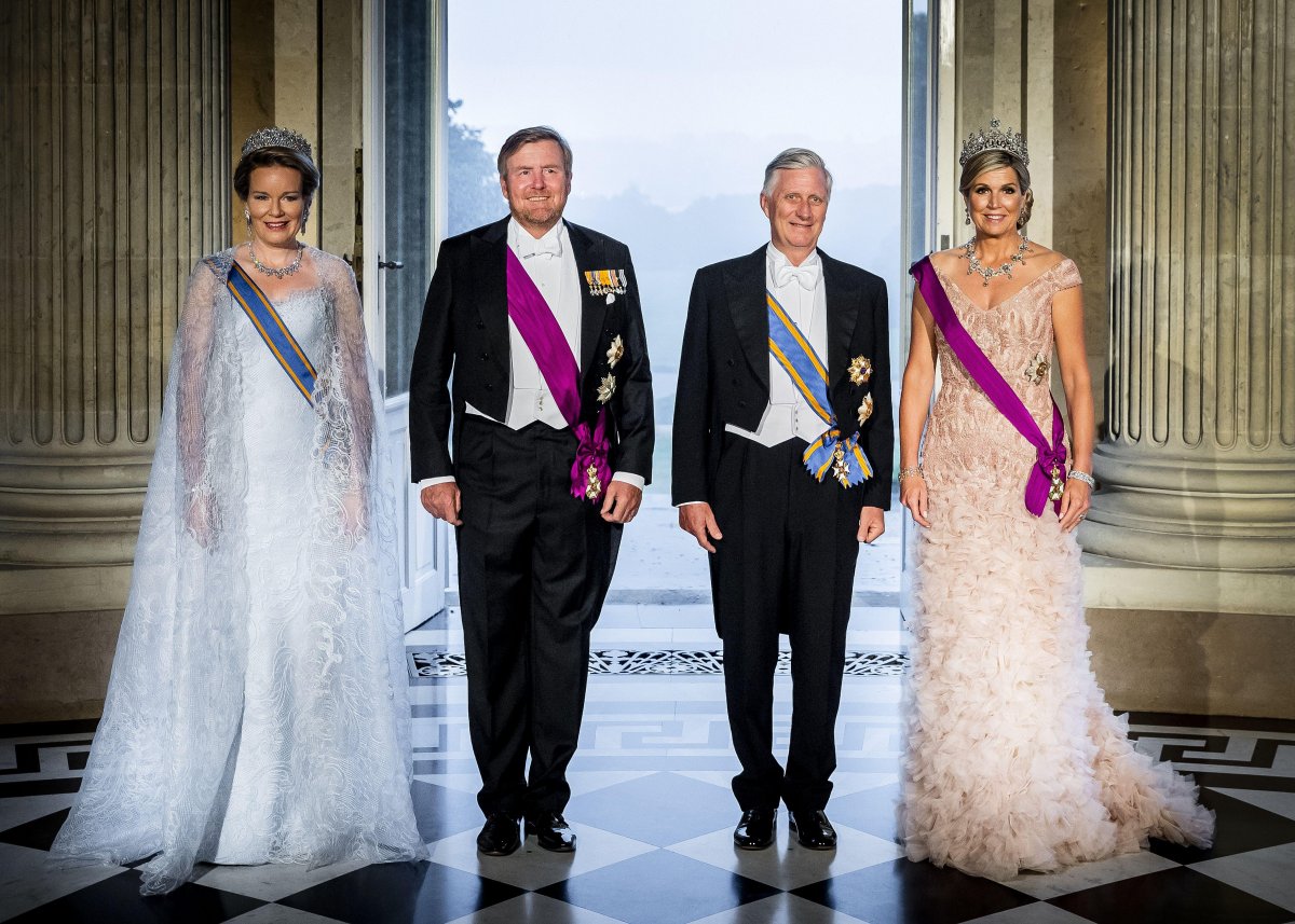 King Willem-Alexander and Queen Maxima of the Netherlands and the King Philippe and Queen Mathilde of the Belgians pose for a photo prior to the state banquet at the Palace of Laeken on the first day of the Dutch state visit to Belgium, June 20, 2023 (REMKO DE WAAL/ANP/Alamy)