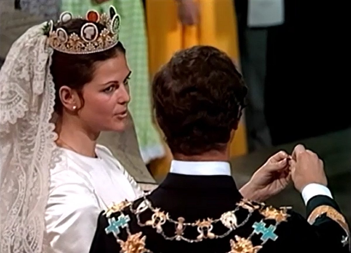 King Carl XVI Gustaf and Silvia Sommerlath are pictured during their royal wedding in Stockholm on June 19, 1976 (SVT)