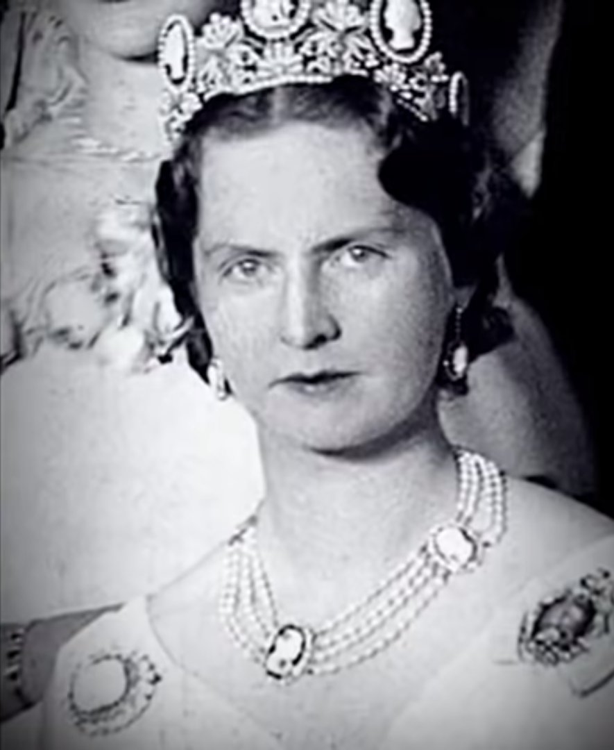 Princess Sibylla of Sweden attends a pre-wedding gala for Crown Prince Frederik of Denmark and Princess Ingrid of Sweden, May 1935 (Chronicle/Alamy)