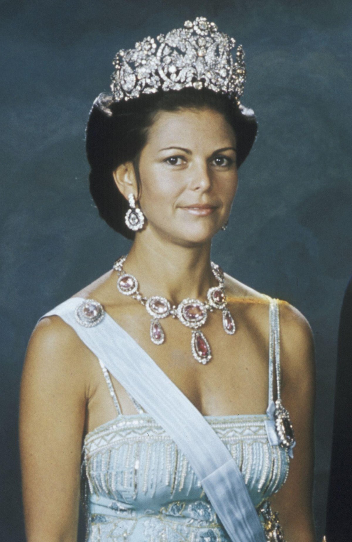 Official portrait of Queen Silvia of Sweden, 1976 (Lennart Nilsson/TT News Agency/Alamy)