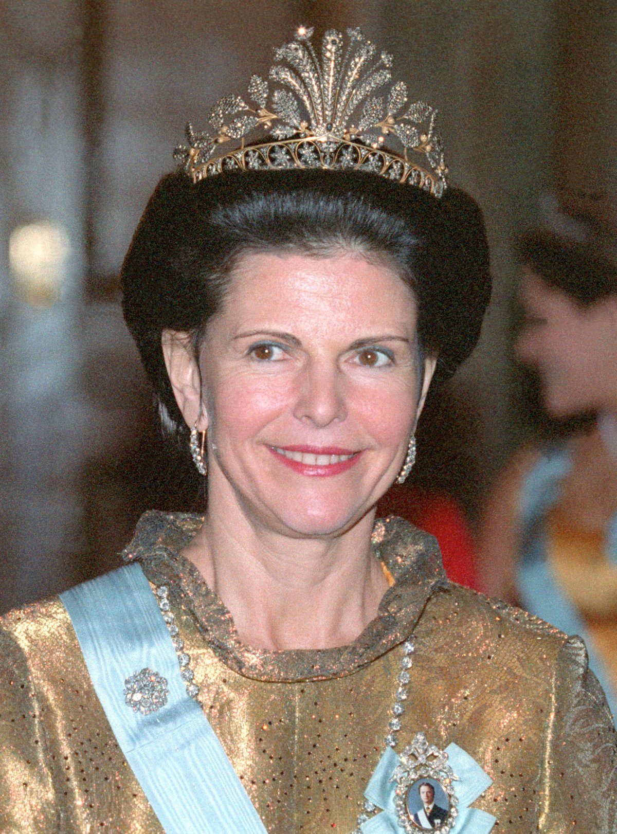 Queen Silvia of Sweden attends a gala dinner at the Royal Palace in Stockholm on March 5, 1996 (Roger Tillberg/Alamy)