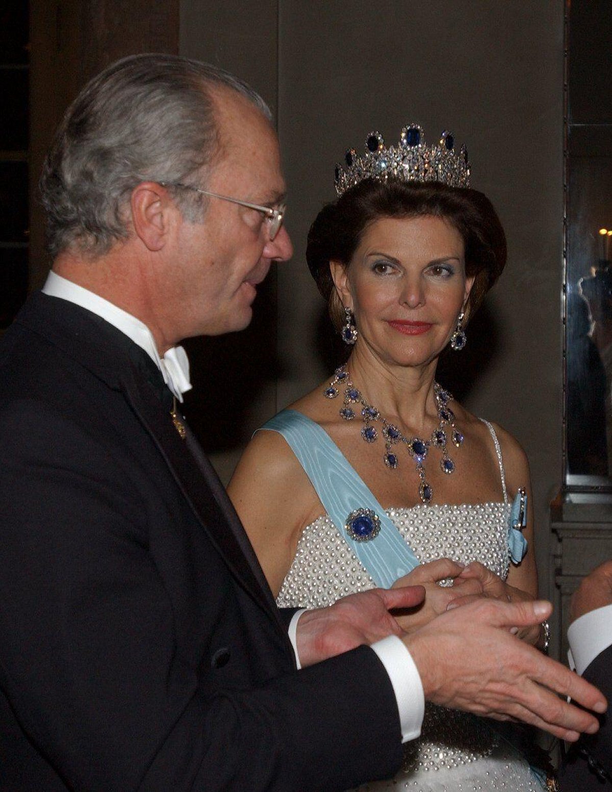 Queen Silvia of Sweden attends the Nobel Prize banquet in Stockholm on December 10, 2001 (Erhan Güner/TT News Agency/Alamy)