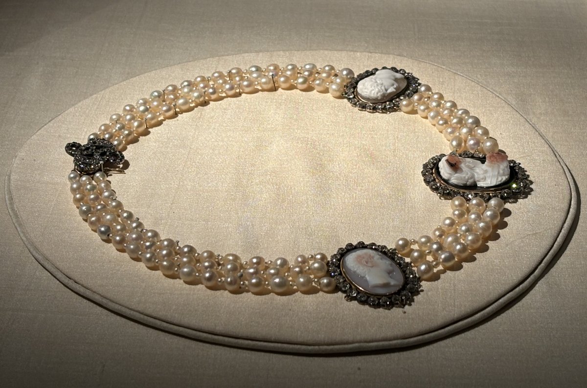 The Cameo Necklace is displayed in Stockholm, December 2023 (Photograph generously shared by Kristina Solberg; do not reproduce)