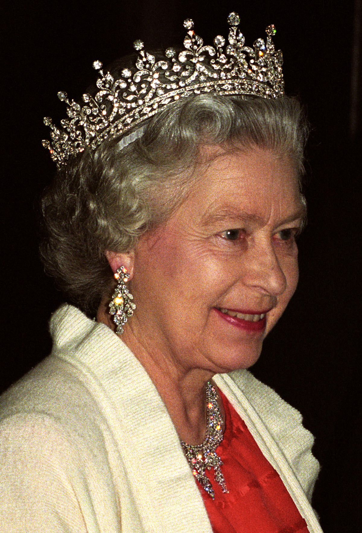 Queen Elizabeth II of the United Kingdom arrives at the National Theatre in Prague for a concert during her state visit to the Czech Republic on March 28, 1996 (John Stillwell/PA Images/Alamy)